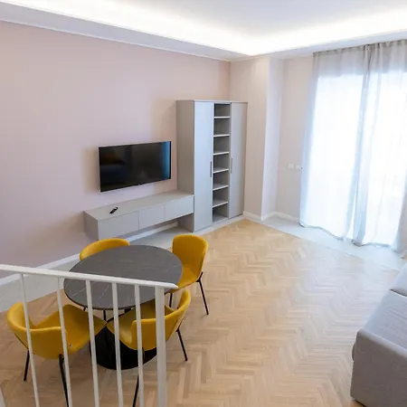 Апартаменты Homey I Teatro *
